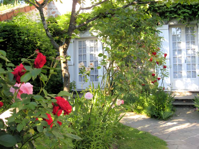 B&B with garden & patio | Garden view in Limoges