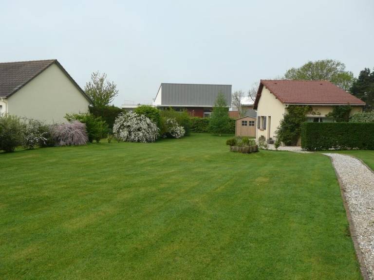 Vacation home with barbeque, garden & patio — photo 2