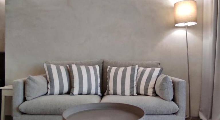 Vacation home with patio | Pet-friendly — photo 3