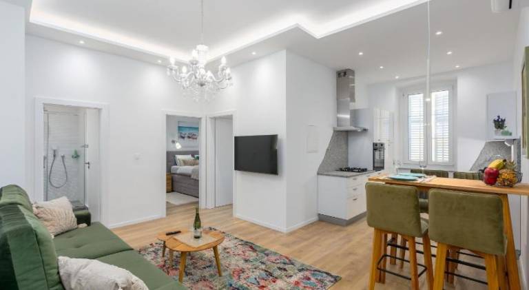Rental apartment with 2 rooms for 5 persons in Rijeka