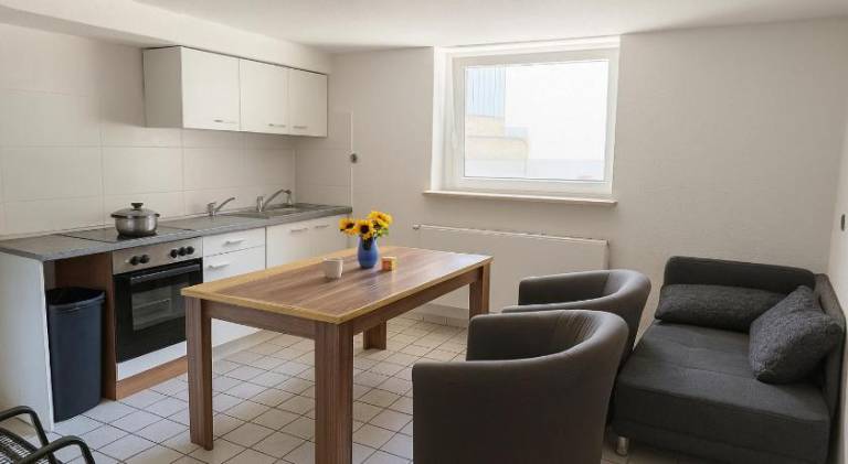 Monteur- und Ferienwohnung Rheinhausen - Lonsweg — photo 2
