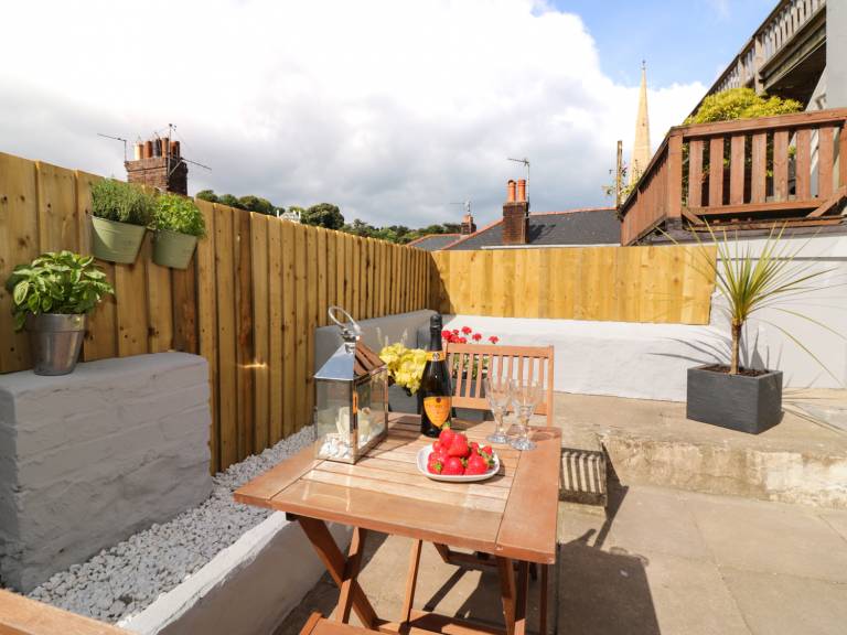 Cottage with garden | Beach view — photo 4