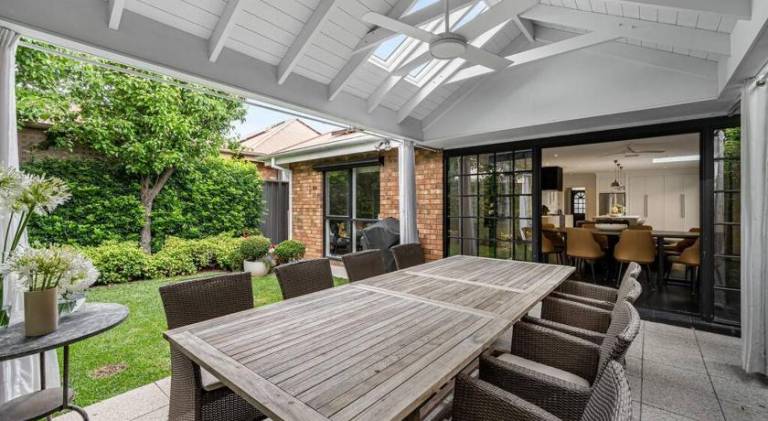 249 m&sup2; Villa