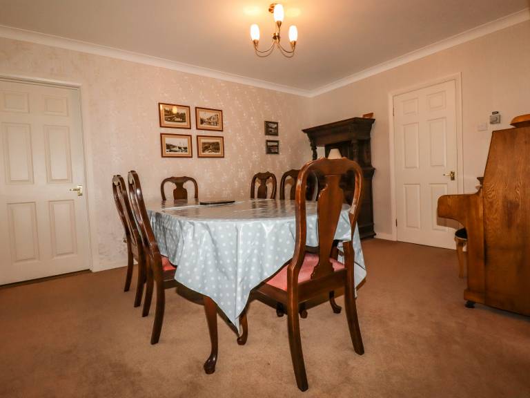 Family-friendly cottage with yard | Beach view | Beach nearby | Pets are welcome — photo 5