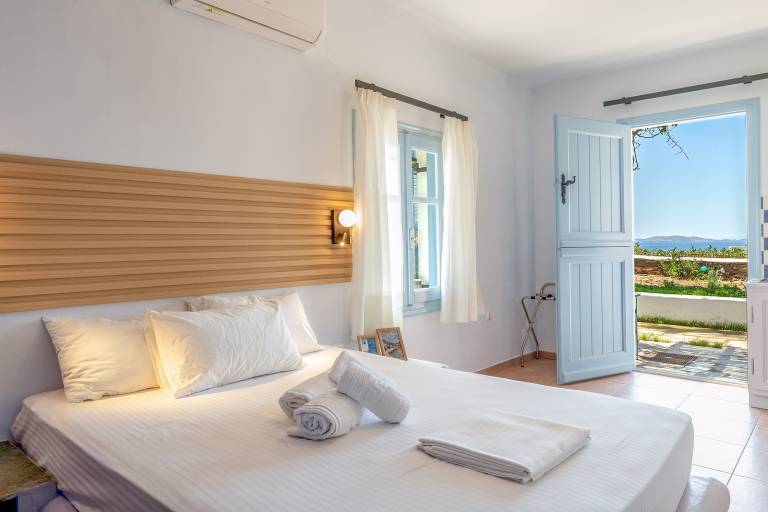 Apartment with fast internet | Beach view | Pets allowed in Tinos