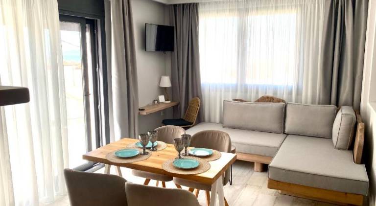 Serviced apartment with garden & terrace — photo 3