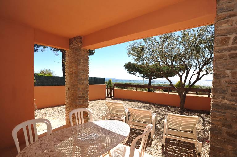 Apartment with heated pool, terrace & yard | Panoramic view — photo 3