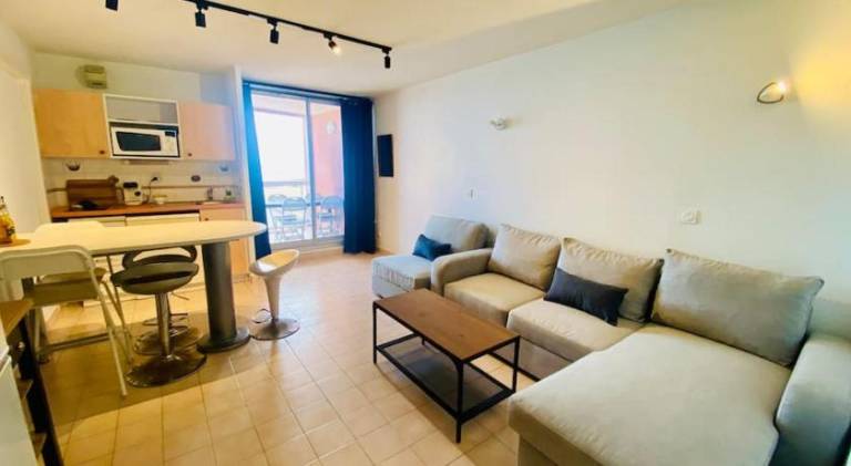 Rental apartment with pool — photo 2