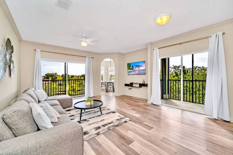 Modern Pet-Friendly 2BR Condo 6 mins from Disney in Osceola, FL