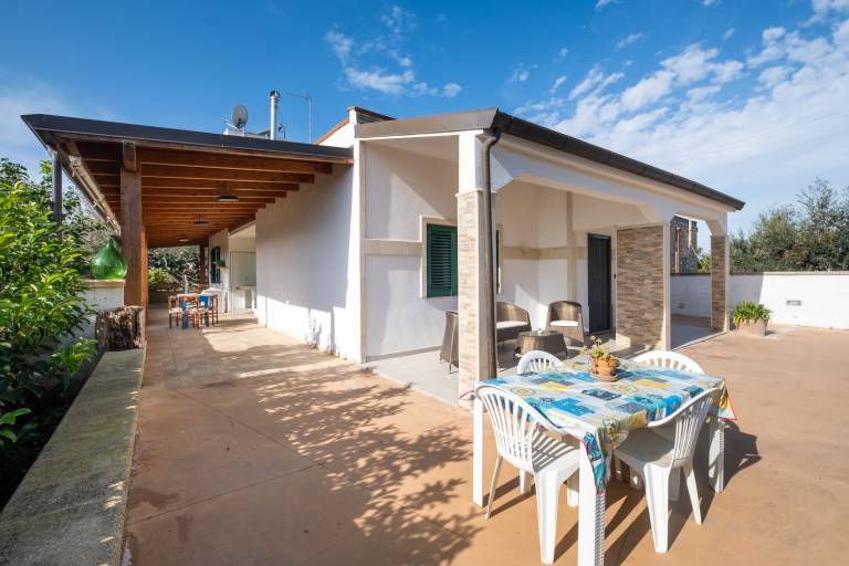 Villa 'La Collina' with Private Terrace, Wi-Fi and Air Conditioning — photo 2