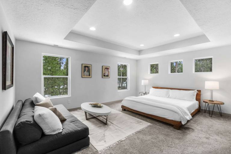 Vacation home with yard | Mountain view — photo 3
