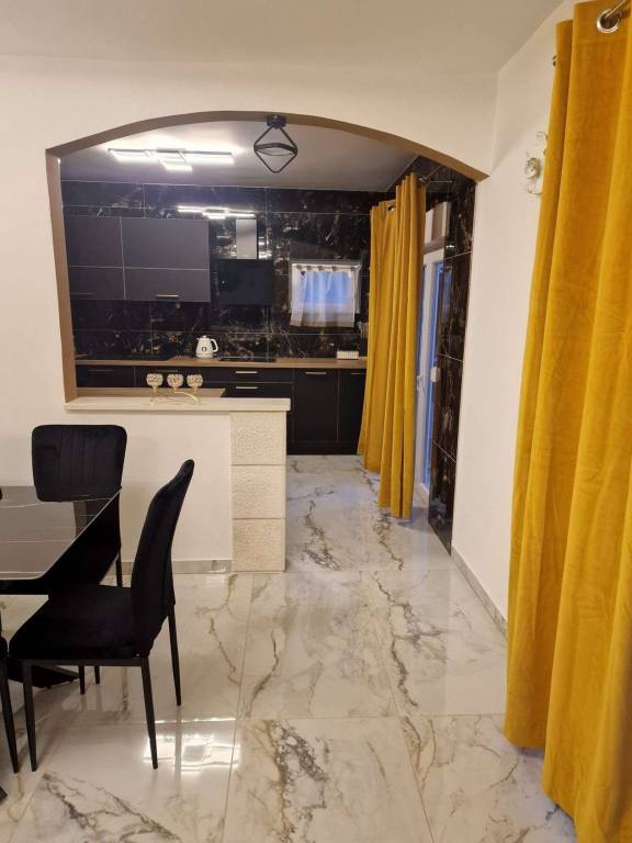 Four-bedroom apartment with balcony and sea view Okrug Gornji, Čiovo (A-23007-a) — photo 5