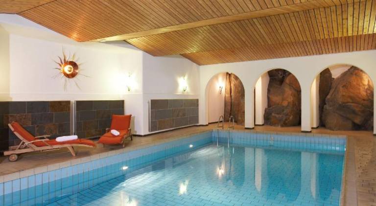 Schloßhotel Kurfurstliches Amtshaus Dauner Burg — photo 3