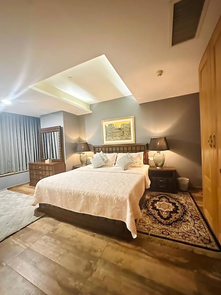 Apartment F 8/4