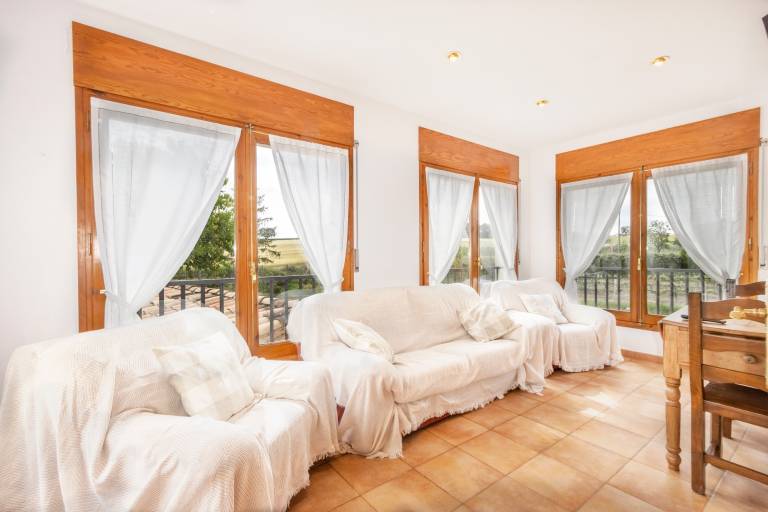 Fully equipped vacation home with patio, yard & private pool | Mountain view | Pets allowed — photo 4