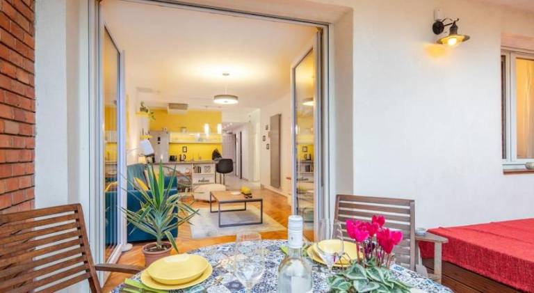 Cozy Apartment with Garden in the Castle District — photo 4