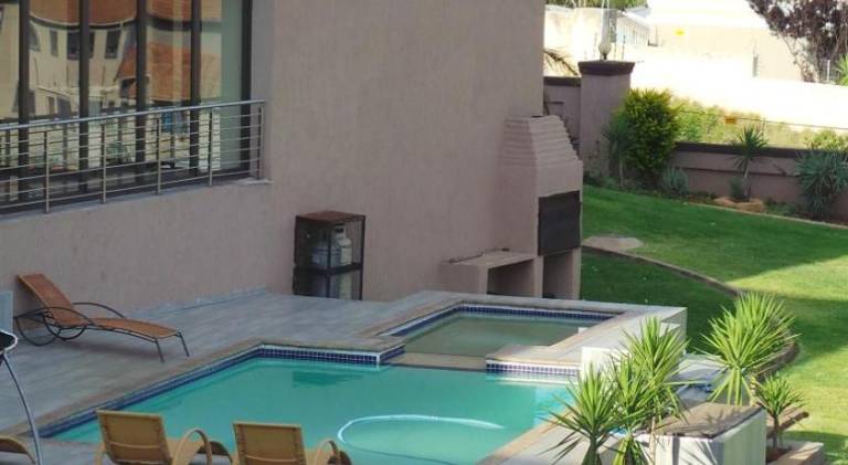 Beautiful house with pool | Pets are welcome — photo 3