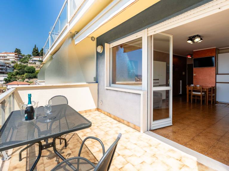 Holiday apartment with pool | Sea view — photo 3