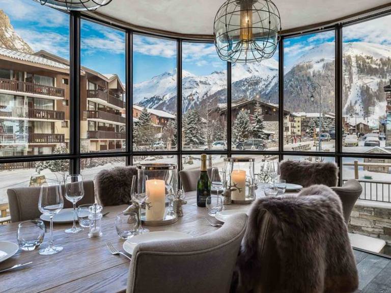 Luxurious Duplex Apartment with Mountain Views - 4 Bedrooms/4 Baths, Sleeps 10 in Val-d'Isere