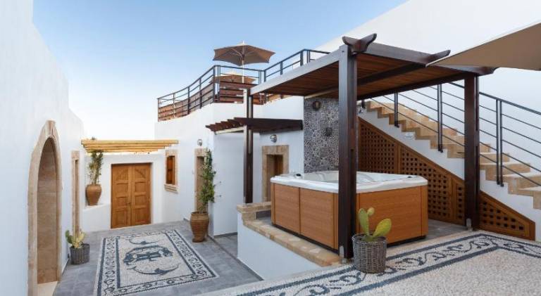 Fully equipped villa with hot tub, terrace & yard | Close to the beach | Pets are welcome — photo 3