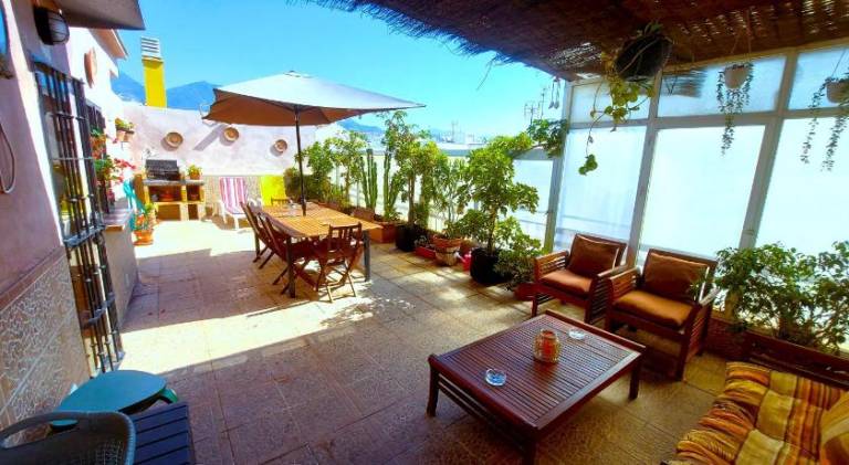 Apartment with barbecue & terrace — photo 2
