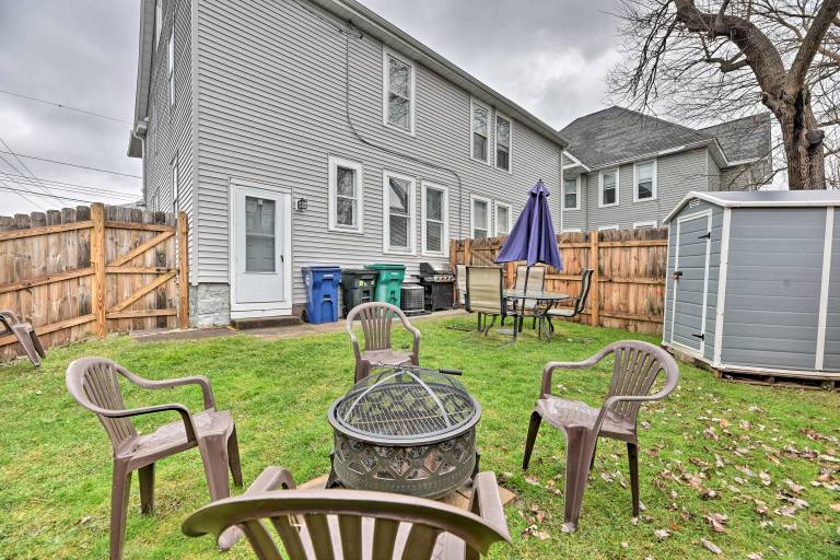 Walk to Niagara Falls! Family Home w/ Yard — photo 2