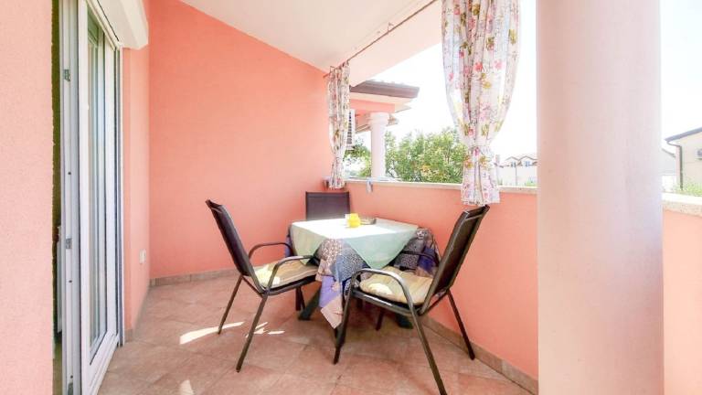 Dog-friendly apartment with private balcony, washing machine, air conditioning, WiFi — photo 4