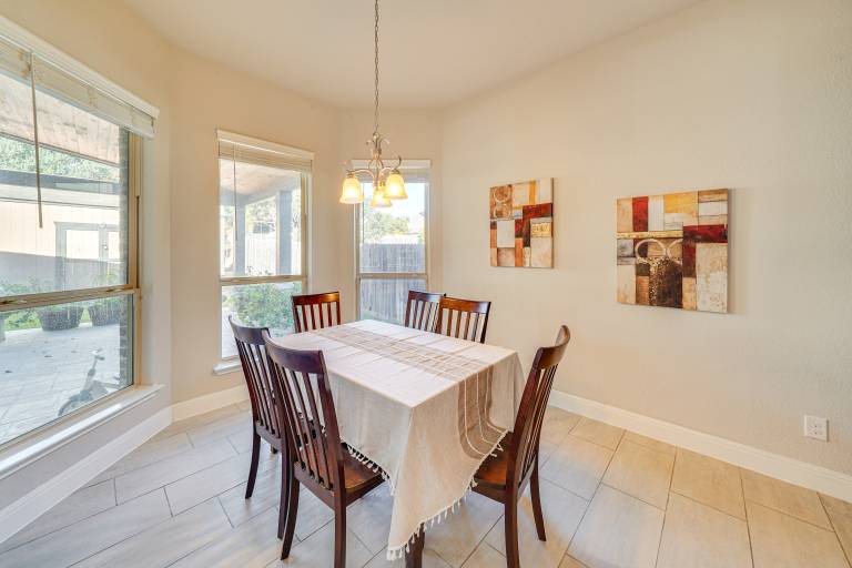 6 Mi to SeaWorld: Pet-Friendly Home w/ Pool Access — photo 5