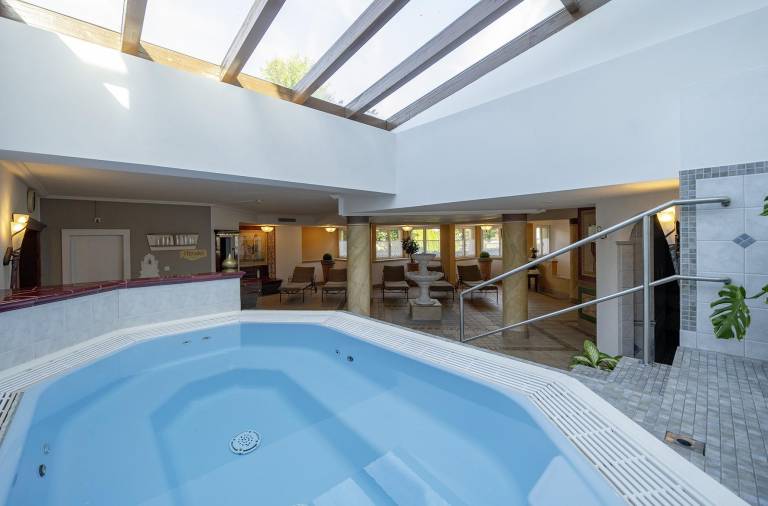 Family-oriented holiday apartment with hot tub, sauna & heated pool | Lake view | Perfect for remote work | Pets allowed — photo 3