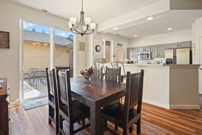 Old Mill Magic - Hot Tub, A/C, Modern & Updated, Nestled Between Old Mill & Downtown — photo 5
