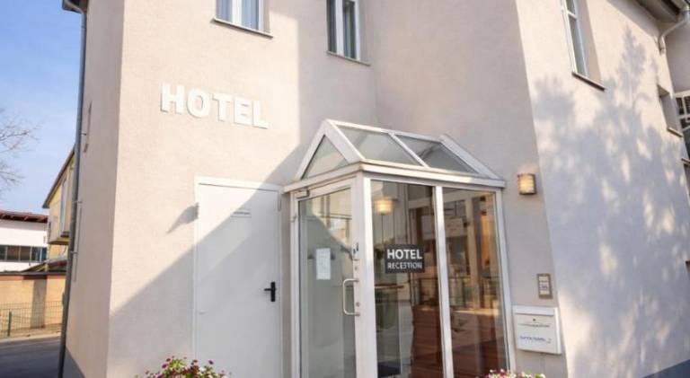 Hotel Nassauer Hof Frankfurt Zeilsheim — photo 2