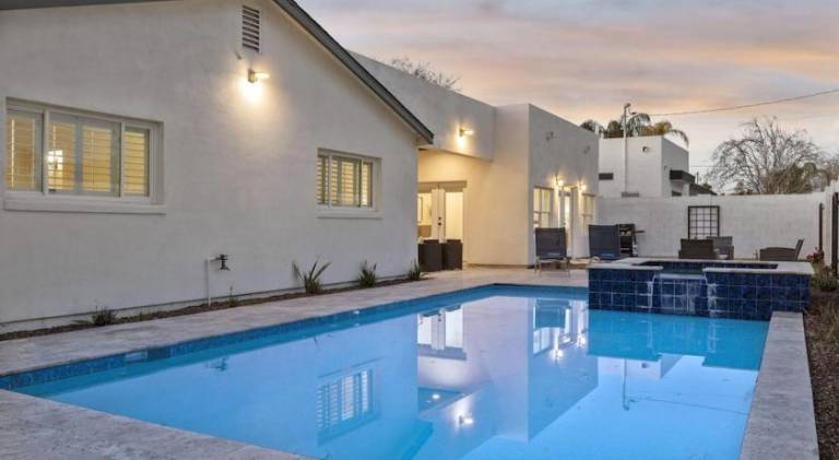 House with pool — photo 5