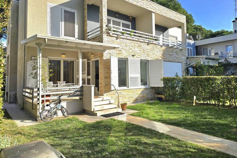 Ferienwohnung  Plazhi San Pietro