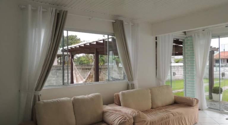 Vacation home with pool — photo 2