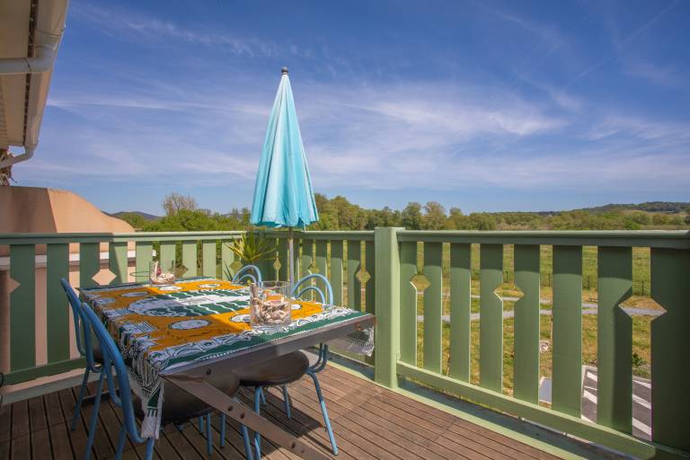 Apartment 'Au Calme Avec Terrasse' with Private Terrace and Wi-Fi — photo 3