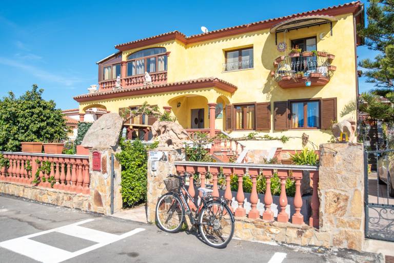 Vacation home with garden, patio & barbeque | Garden view in San Teodoro