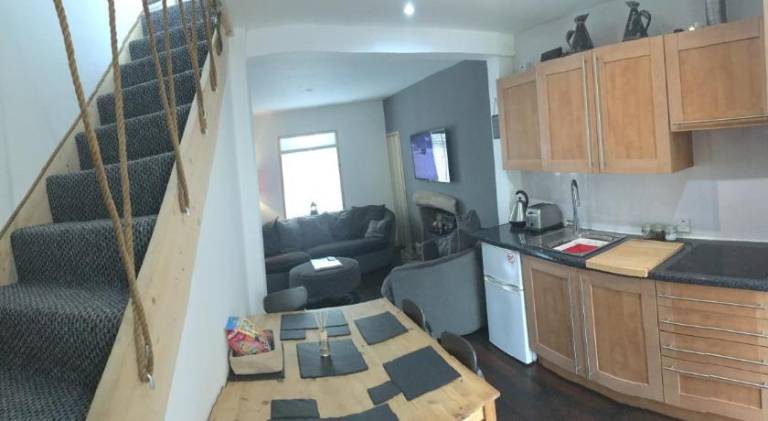 Vacation home with yard & patio | Pets allowed — photo 5