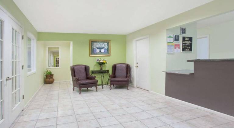 Days Inn by Wyndham Kerrville — photo 3