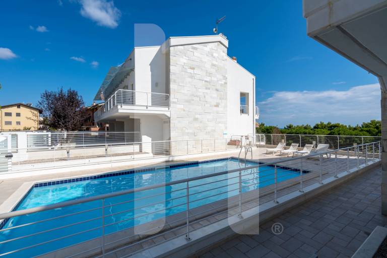 Charming holiday apartment with patio, pool & garden | Beach view | Beach nearby | Pets are welcome — photo 4