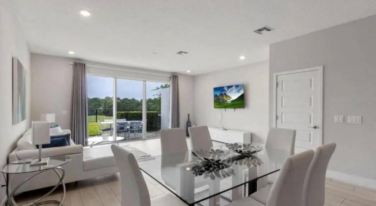 Big villa with pool | Pets are welcome — photo 2