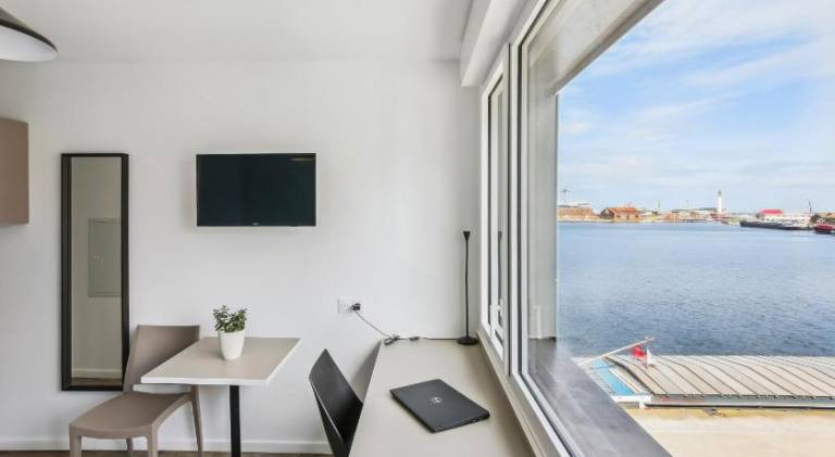 Serviced apartment with terrace — photo 4
