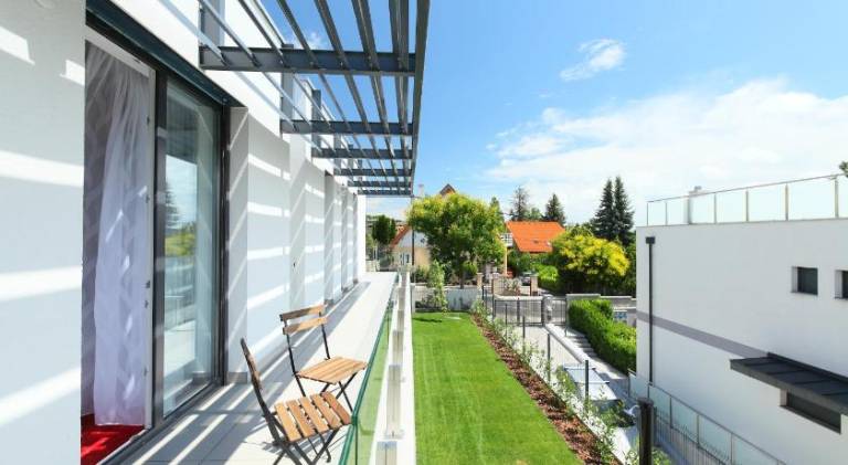 Vacation home with patio & garden — photo 4