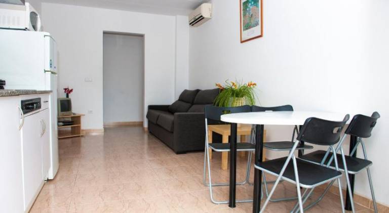 Serviced apartment with terrace — photo 5