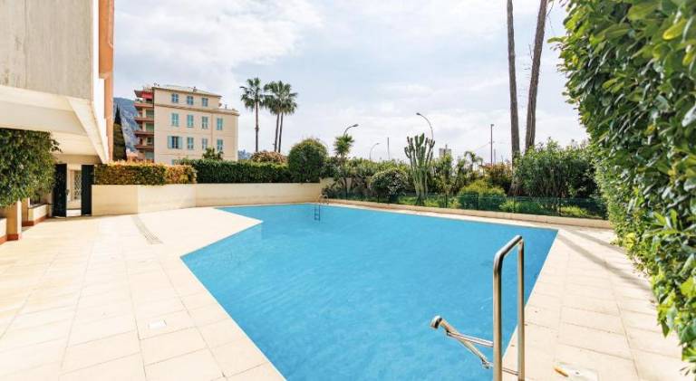 Apartment with terrace & private pool — photo 3