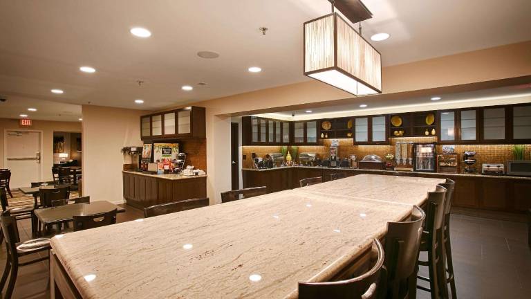 Best Western Plus Rancho Cordova Inn — photo 3