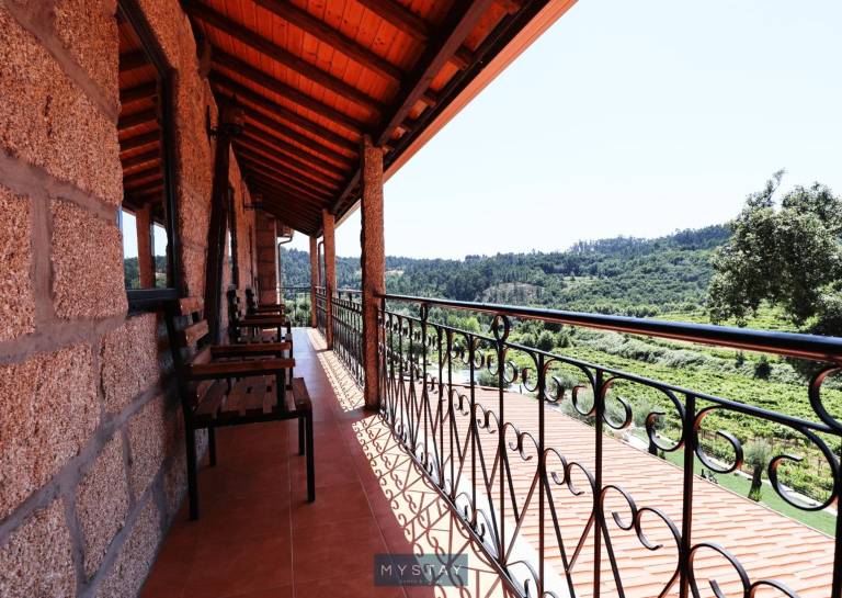 Holiday apartment with garden, terrace & pool | Mountain view — photo 2