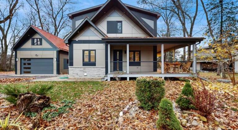 Ample house | Pets are welcome in Wisconsin Dells, WI