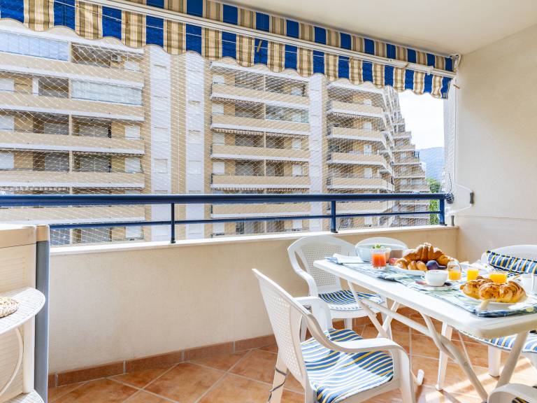 Rental apartment with yard, terrace & pool — photo 2