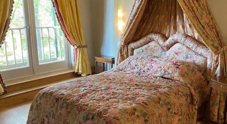Chalet with 1 room for 2 persons in Morlaix