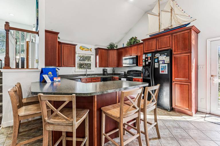 HotTub, Pool Table, Elevator! Large fenced yard, pets — photo 5